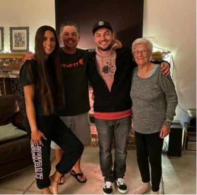 Chayce Beckham with his parents and sibling Tiffani Beckham